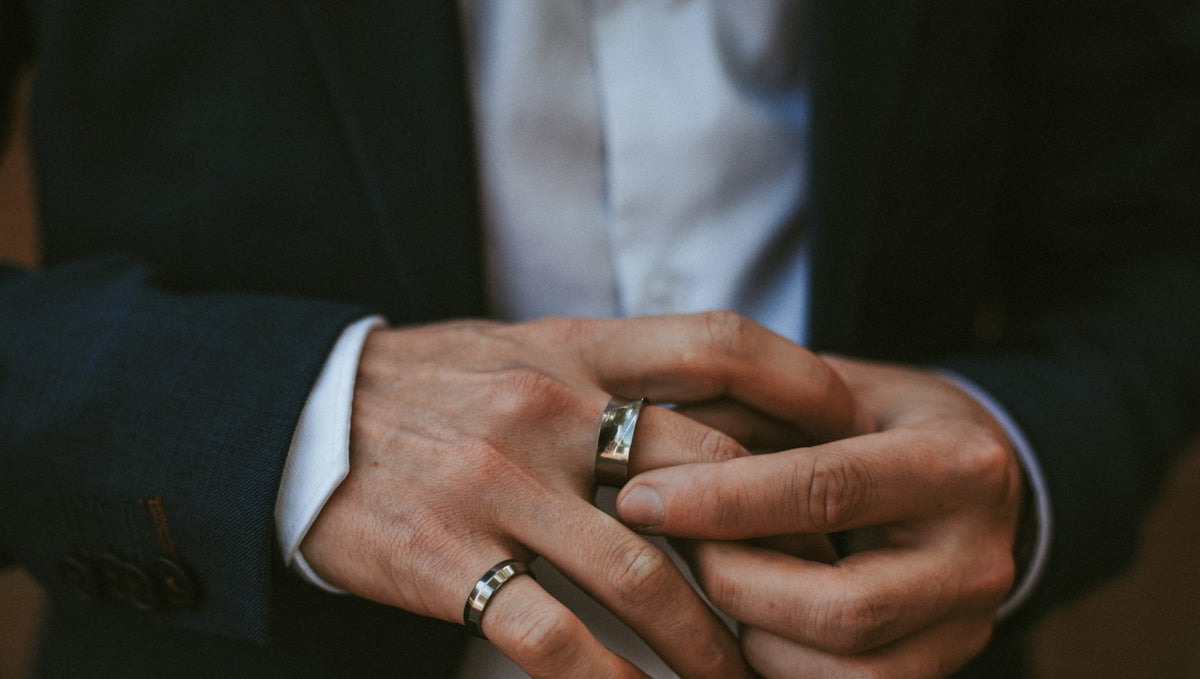 Different Styles of Men's Titanium Wedding Rings