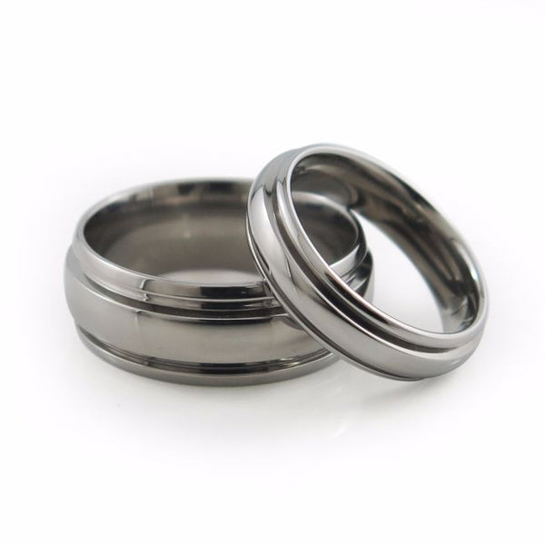 Mens and ladies classic titanium wedding set