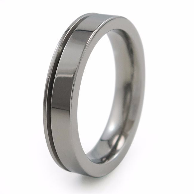 Ladies Titanium band with grove for anodizing