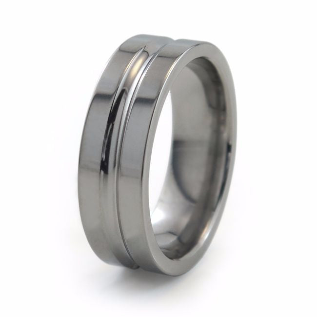 Classic flat profile titanium band with comfort fit