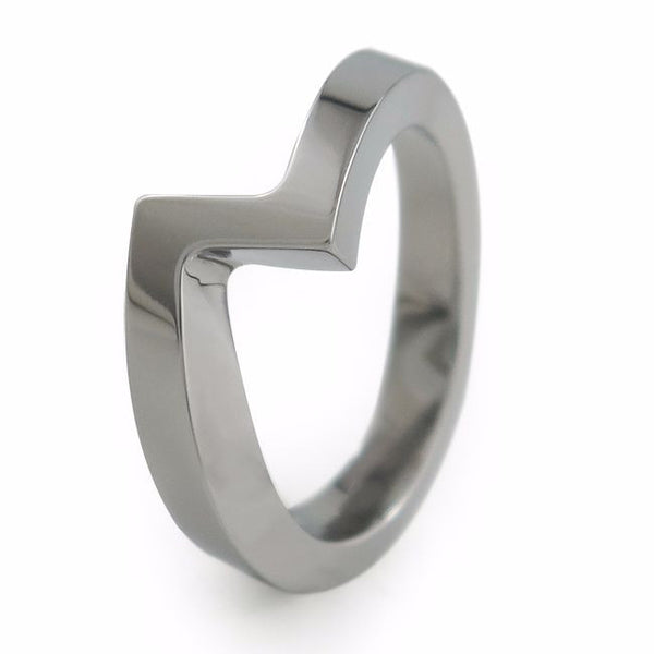 Titanium Ring square cut to fit perfectly with the matching etoile engagement ring