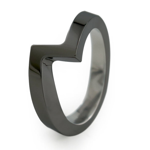 Black Titanium Ring square cut to fit perfectly with the matching etoile engagement ring